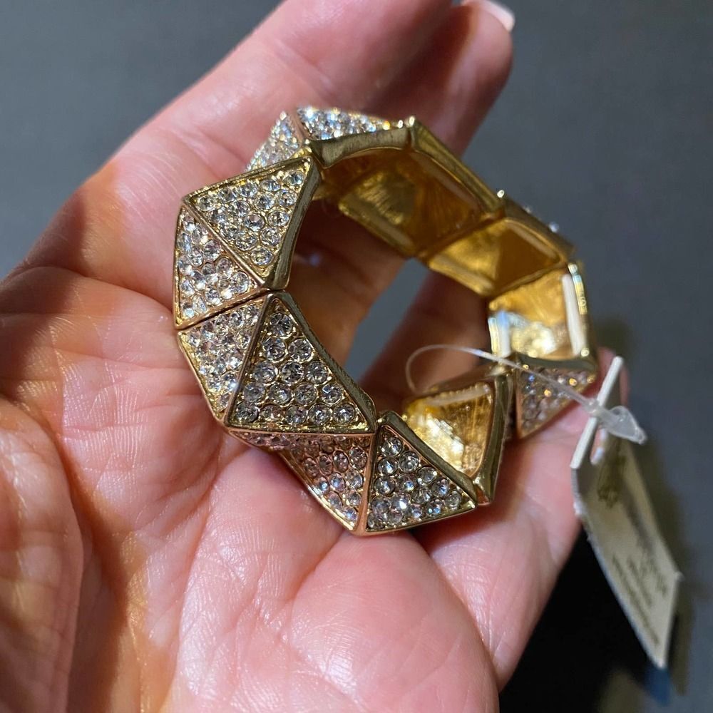 Amrita Singh Gold Enamel Stretch Statement Bracelet - Picture 5 of 6